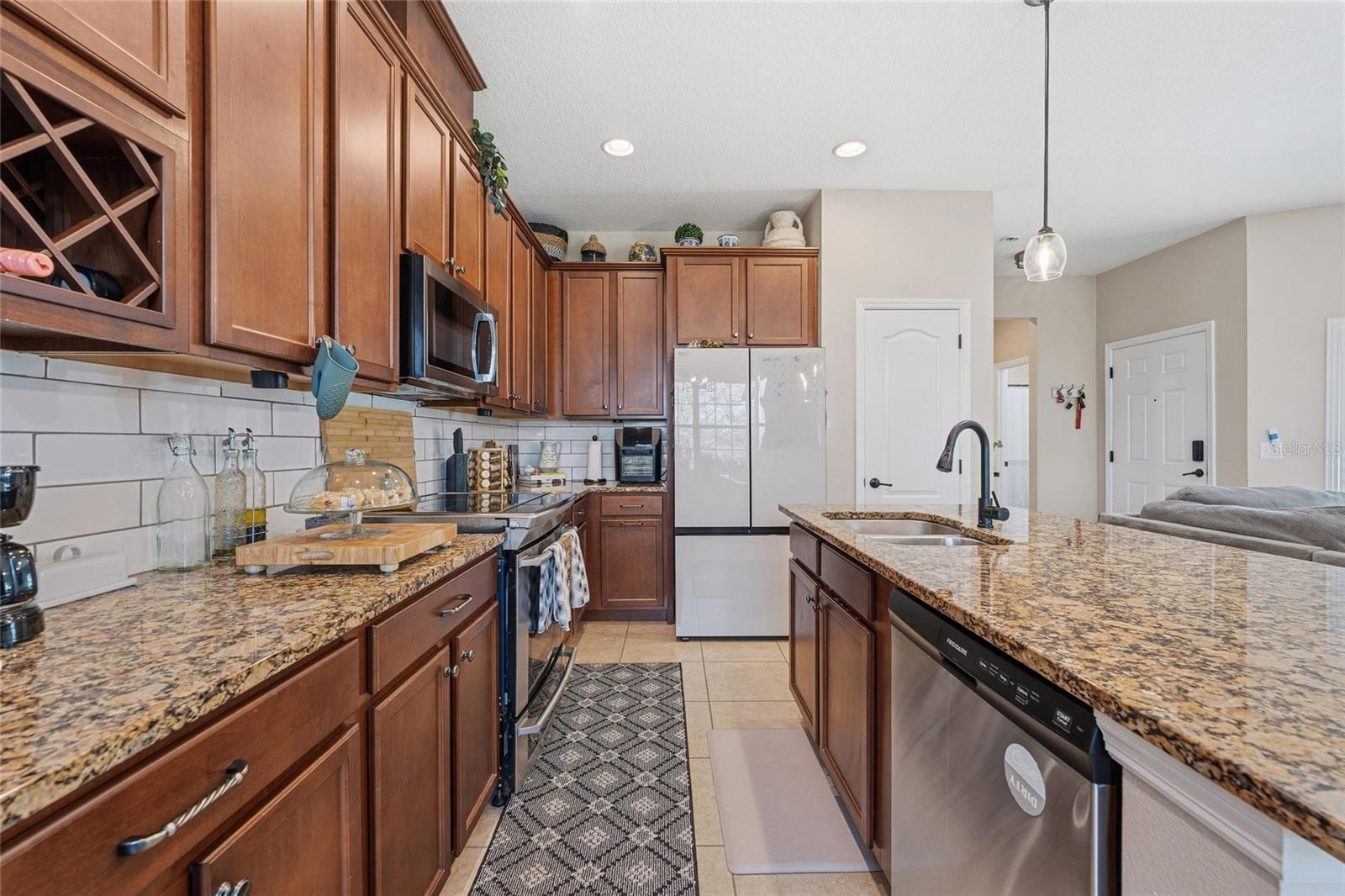 2675 RIVER LANDING DR