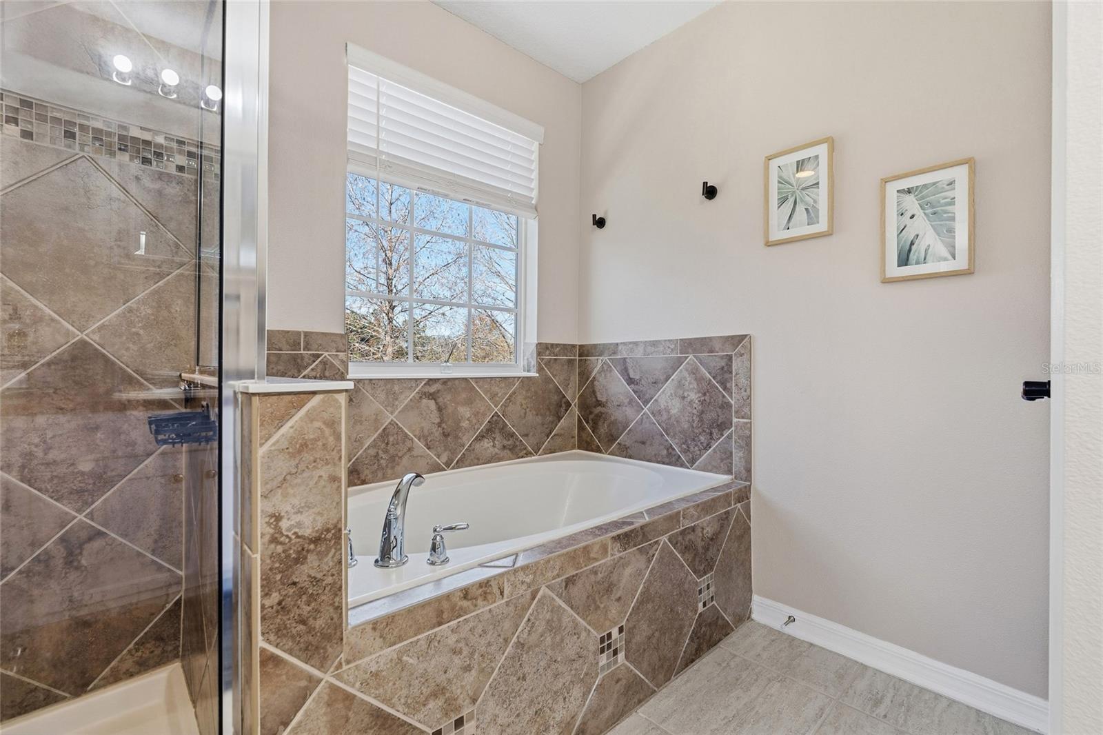 2675 RIVER LANDING DR