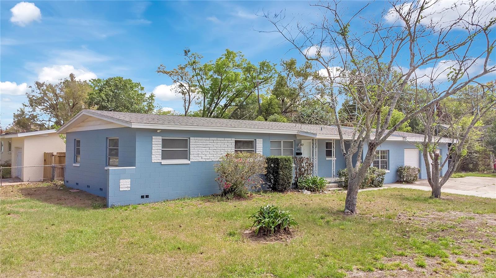 1951 S CRYSTAL LAKE DR