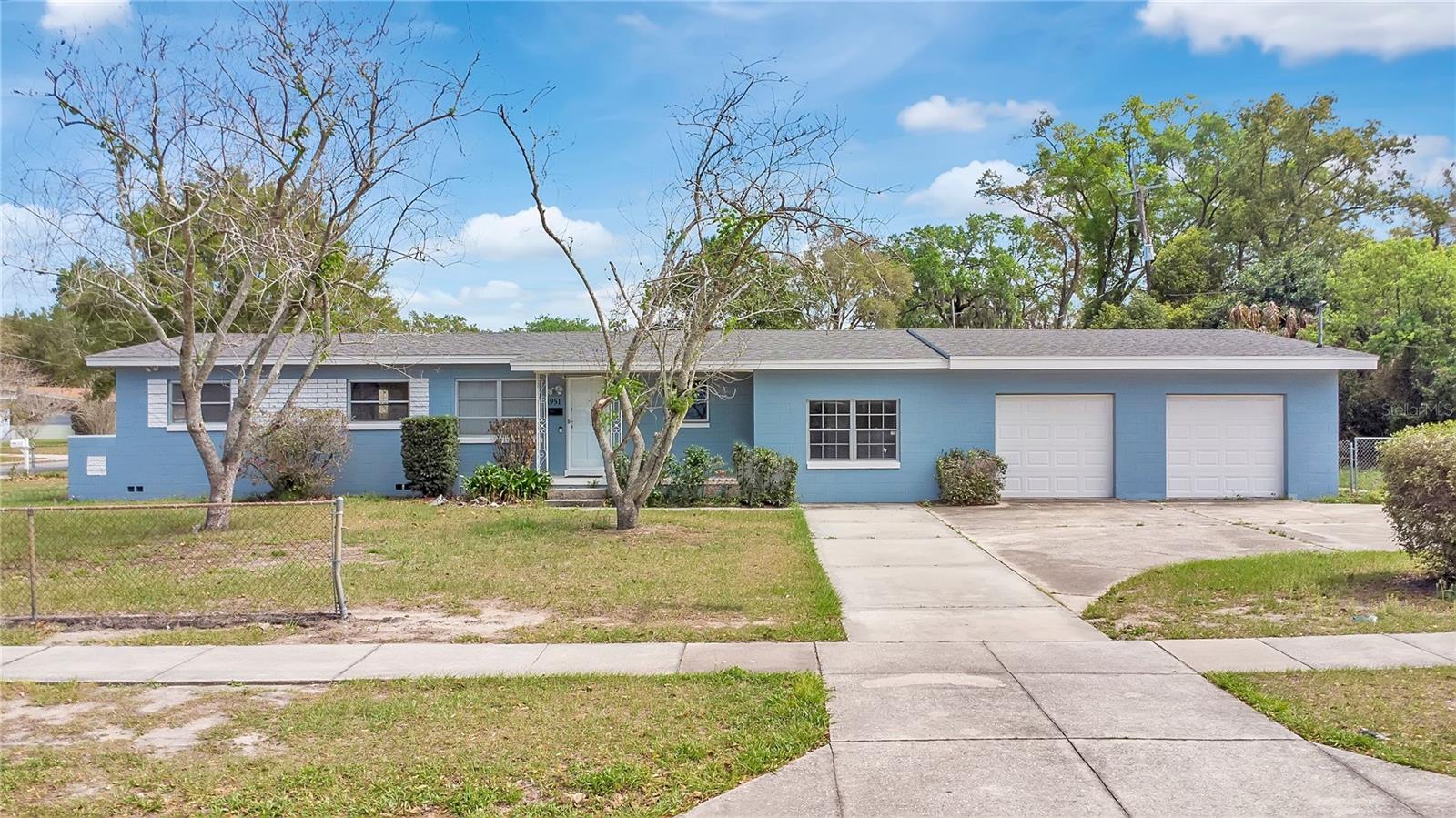 1951 S CRYSTAL LAKE DR