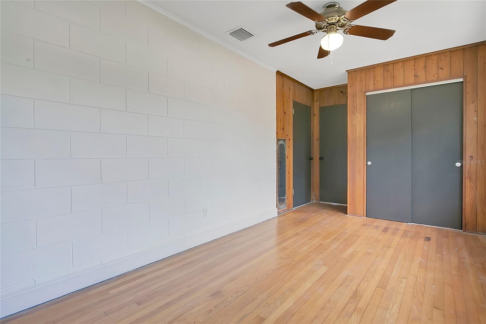 1951 S CRYSTAL LAKE DR