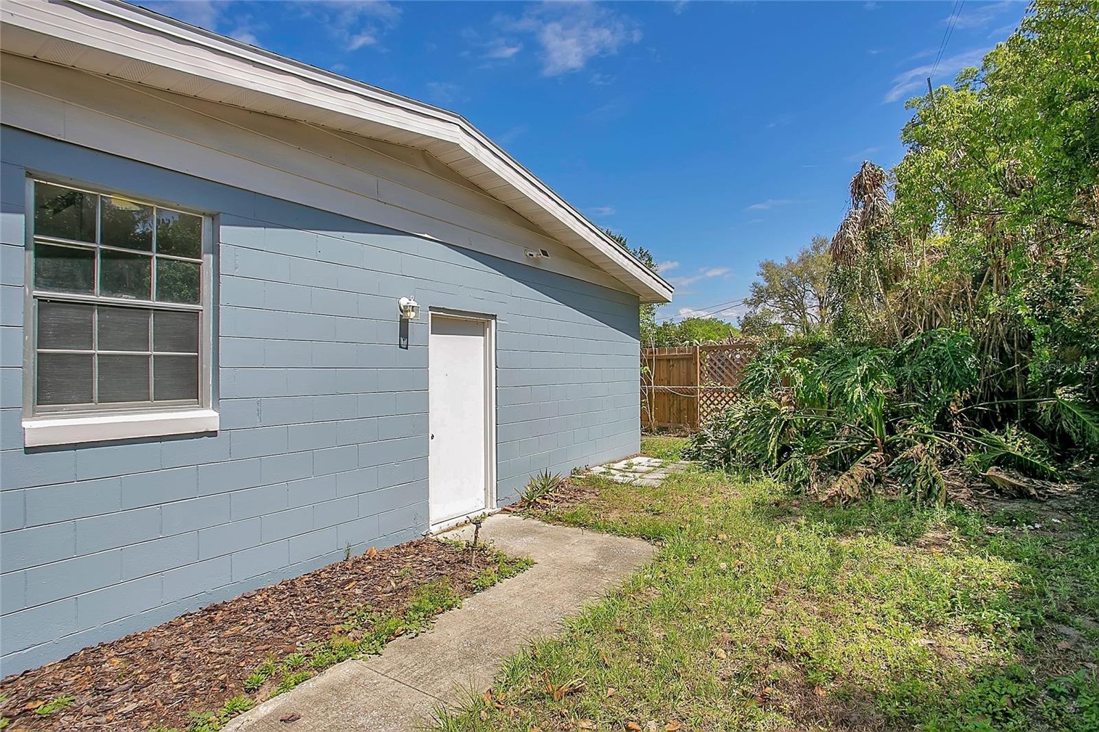 1951 S CRYSTAL LAKE DR