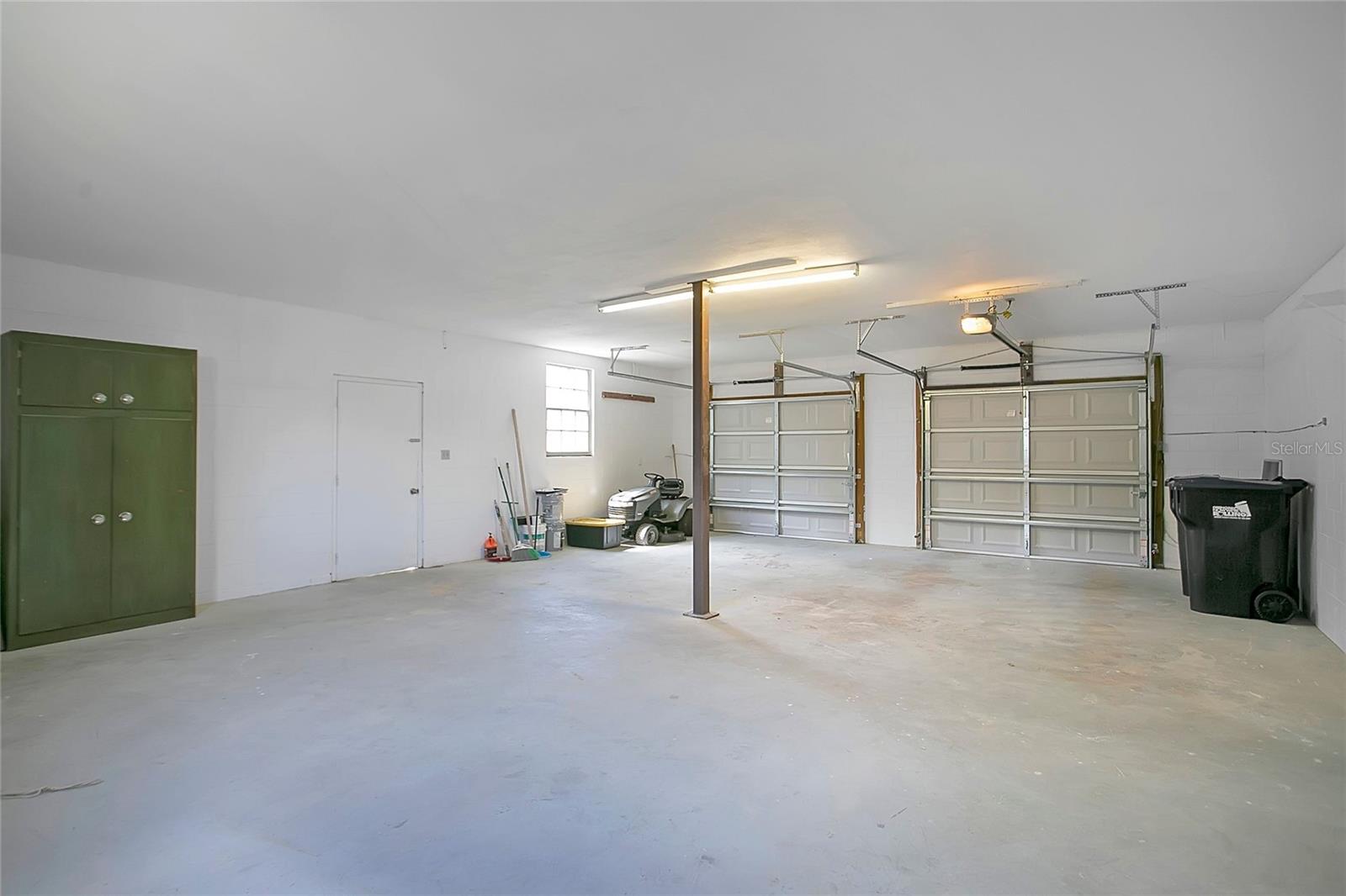 1951 S CRYSTAL LAKE DR