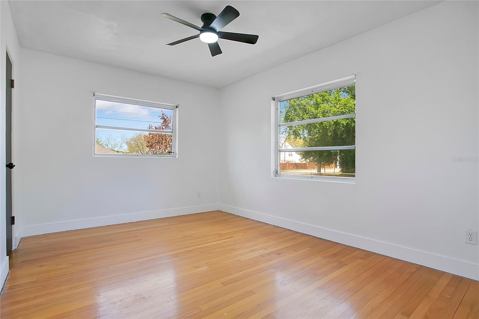 1951 S CRYSTAL LAKE DR