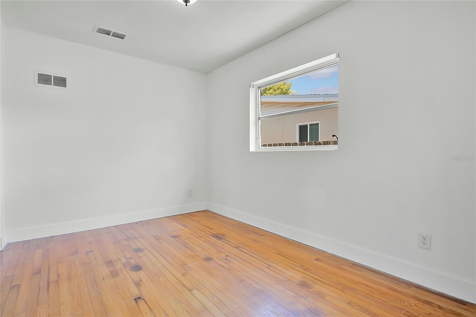 1951 S CRYSTAL LAKE DR