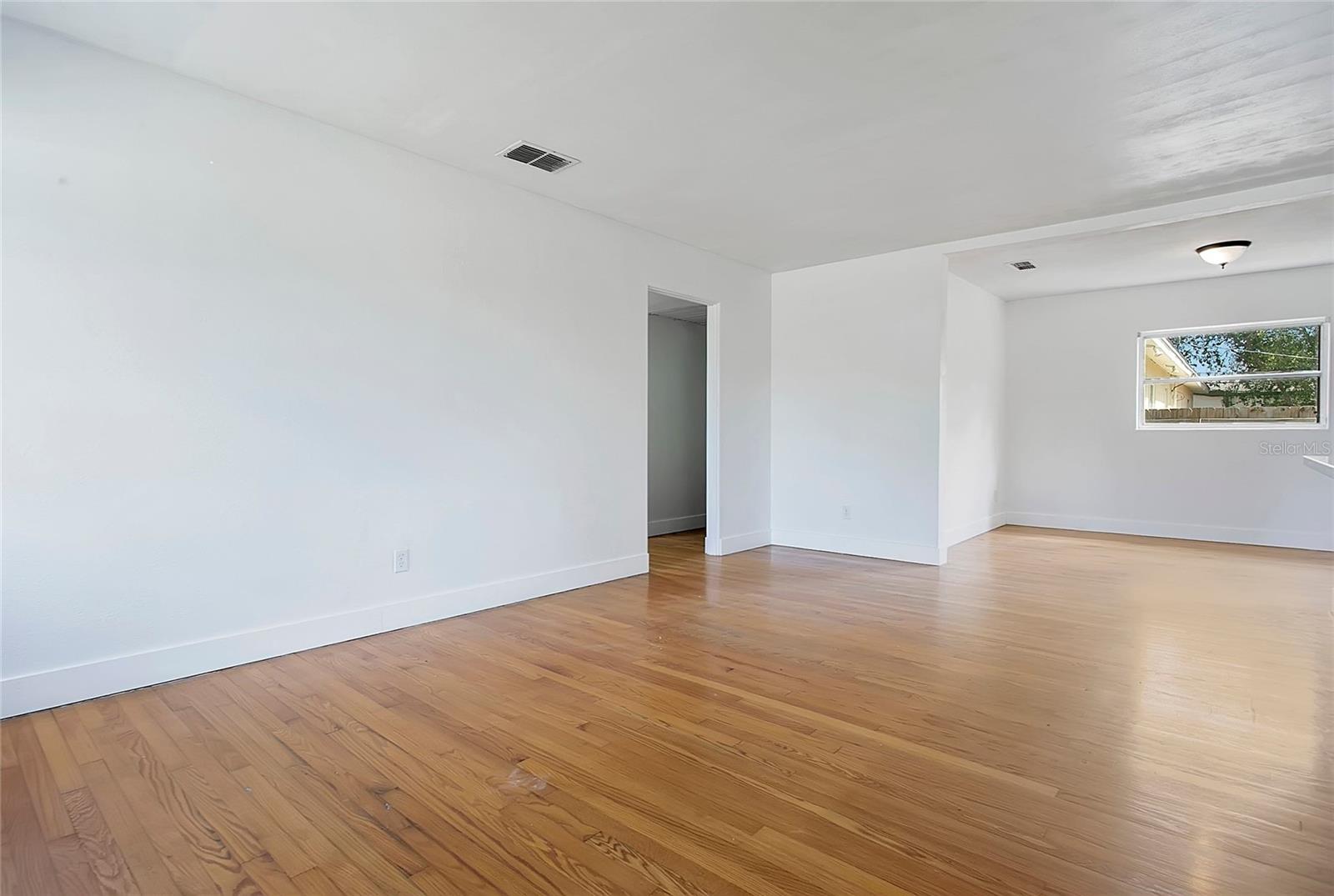 1951 S CRYSTAL LAKE DR