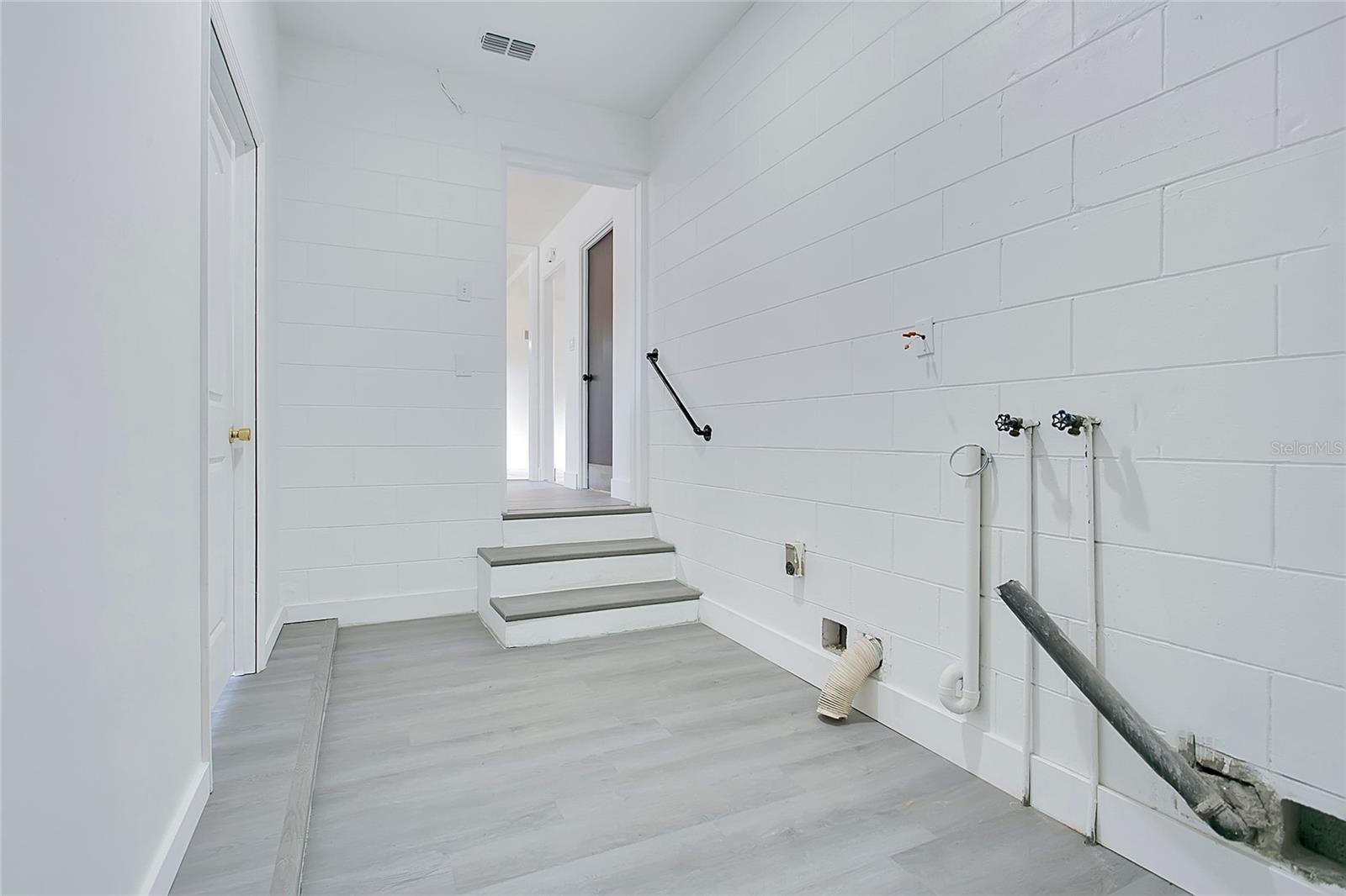 1951 S CRYSTAL LAKE DR