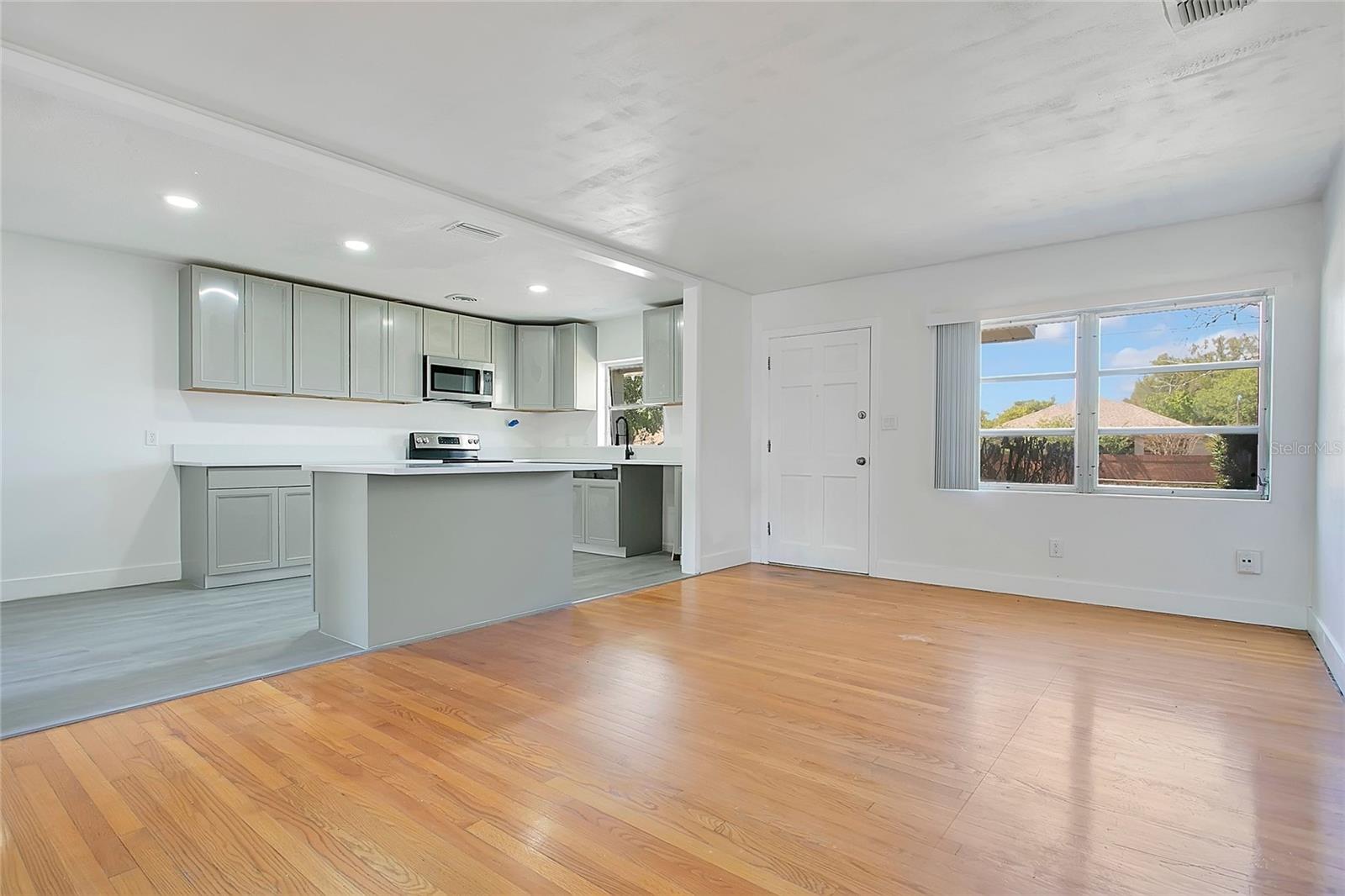 1951 S CRYSTAL LAKE DR