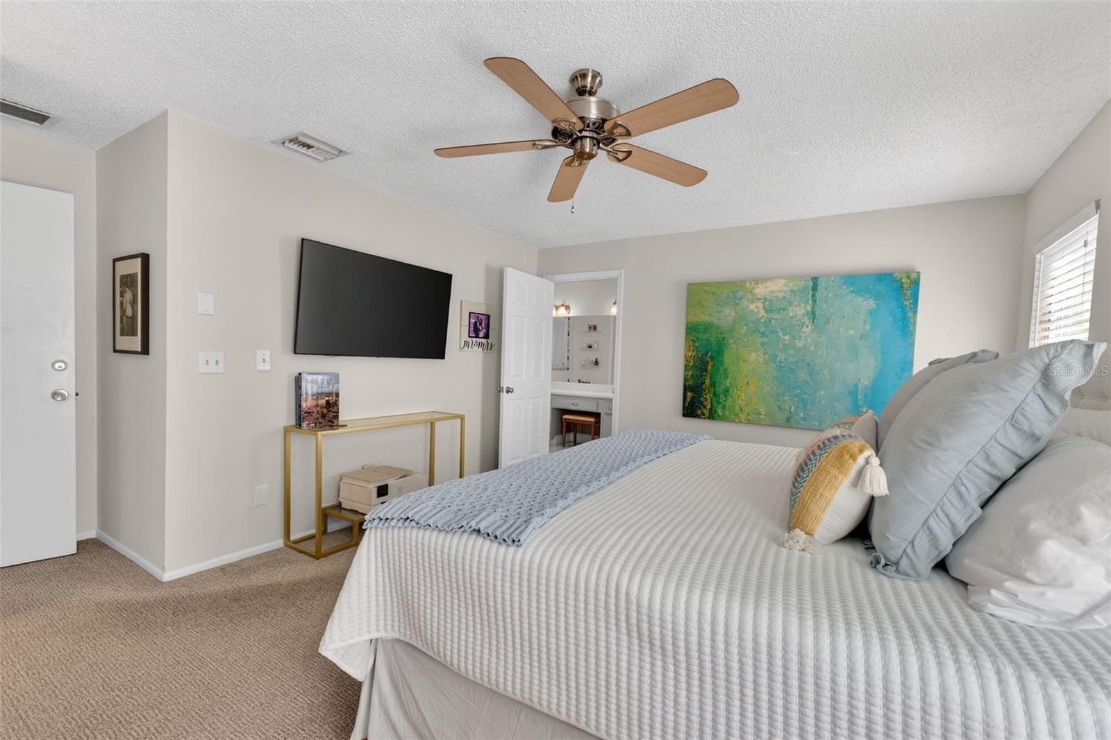 110 WHITLEY BAY LN