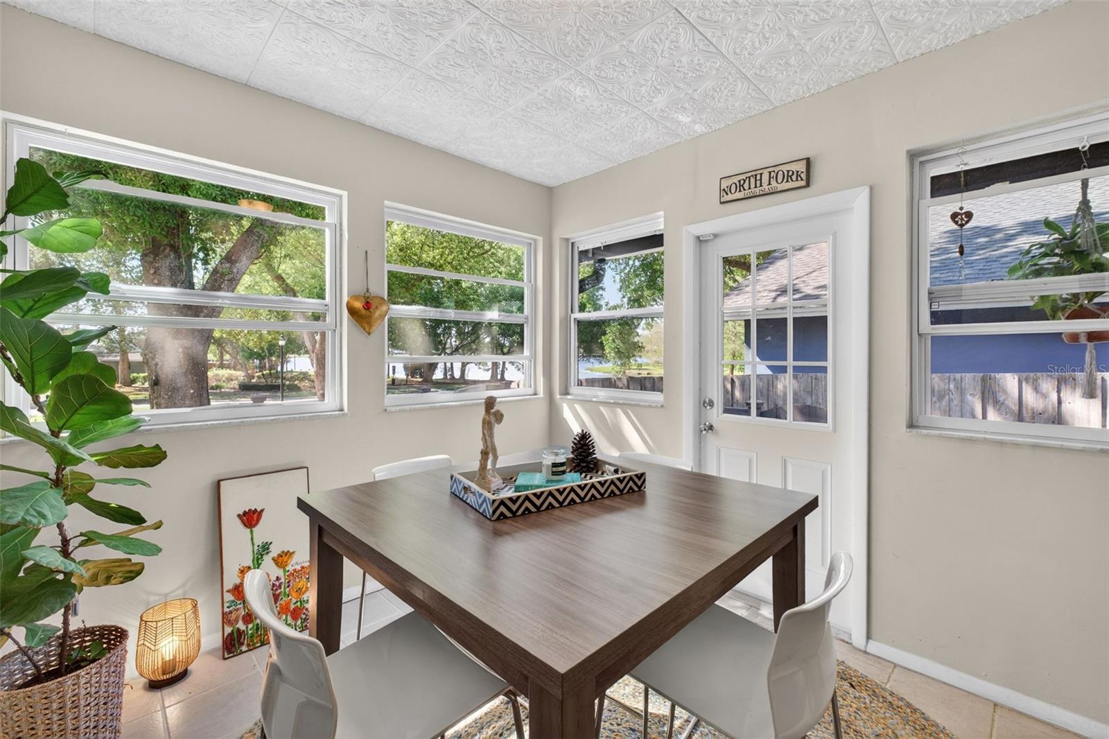 110 WHITLEY BAY LN
