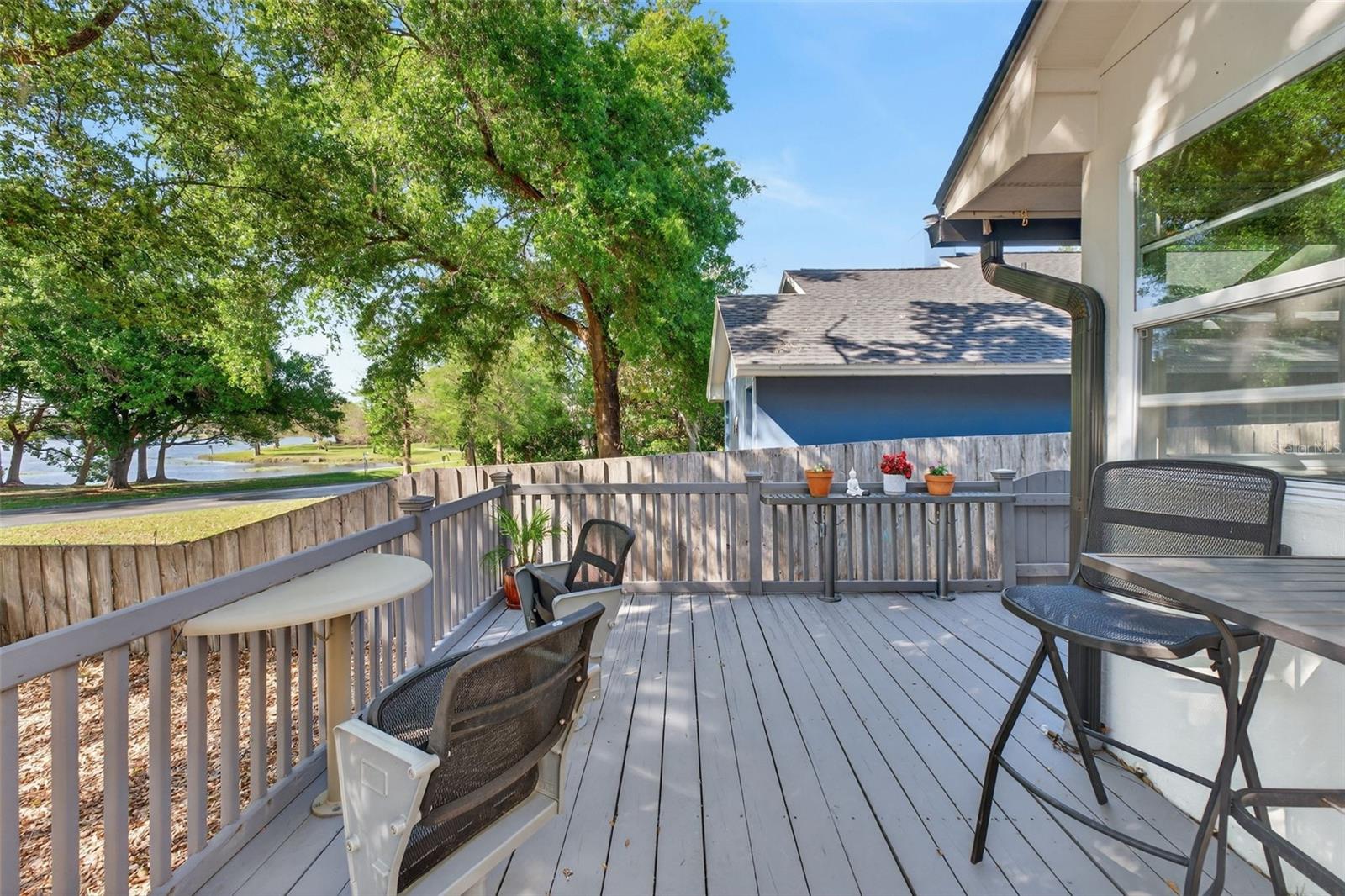 110 WHITLEY BAY LN