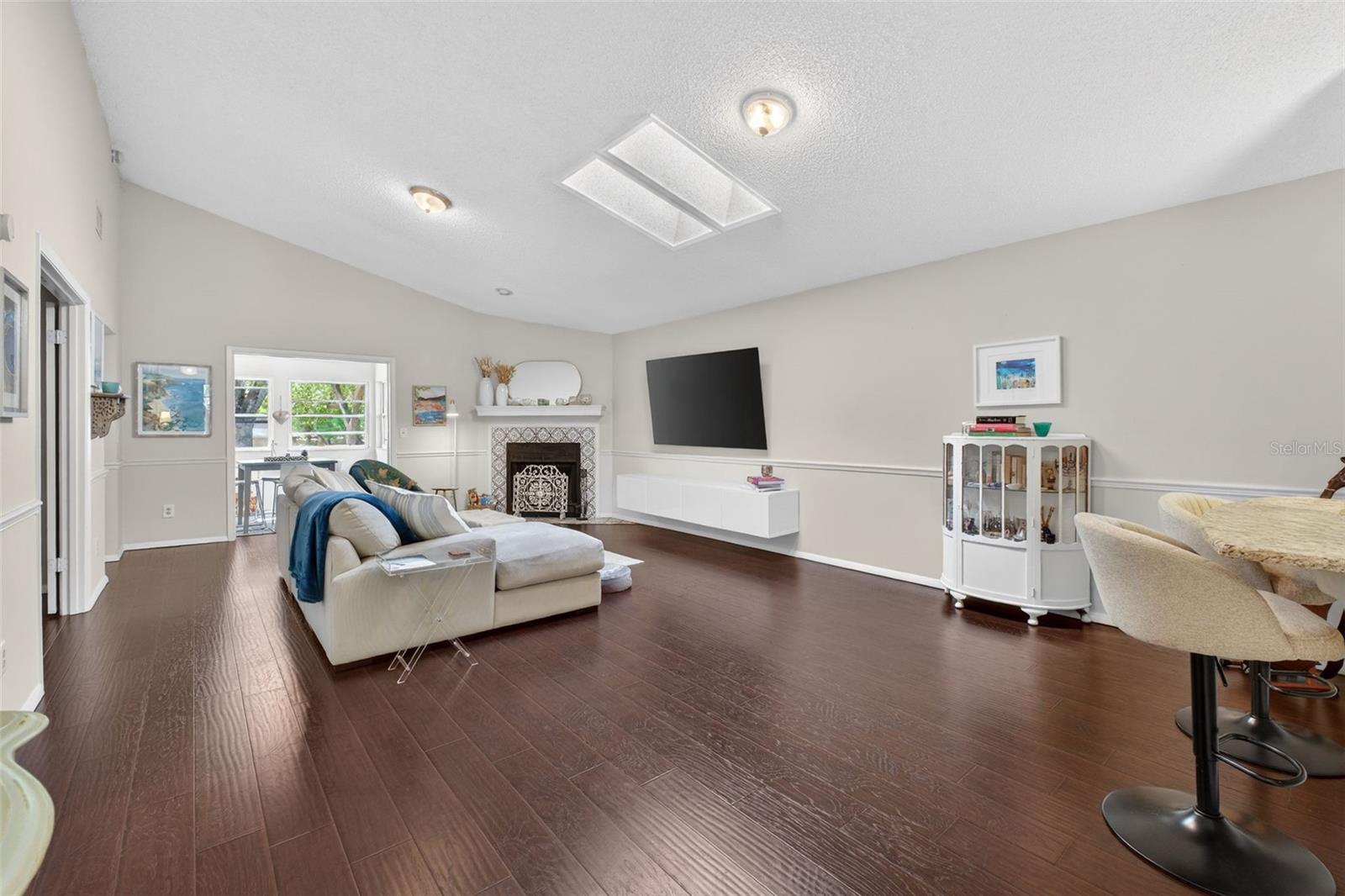 110 WHITLEY BAY LN
