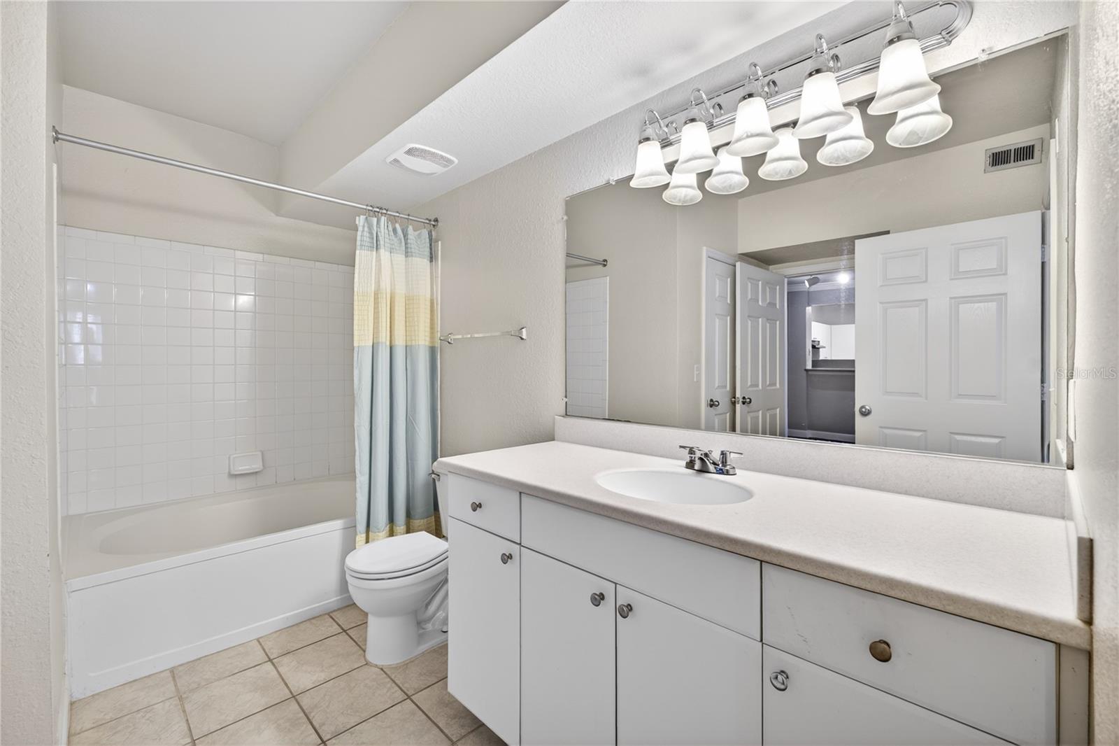 300 E SOUTH ST #2014