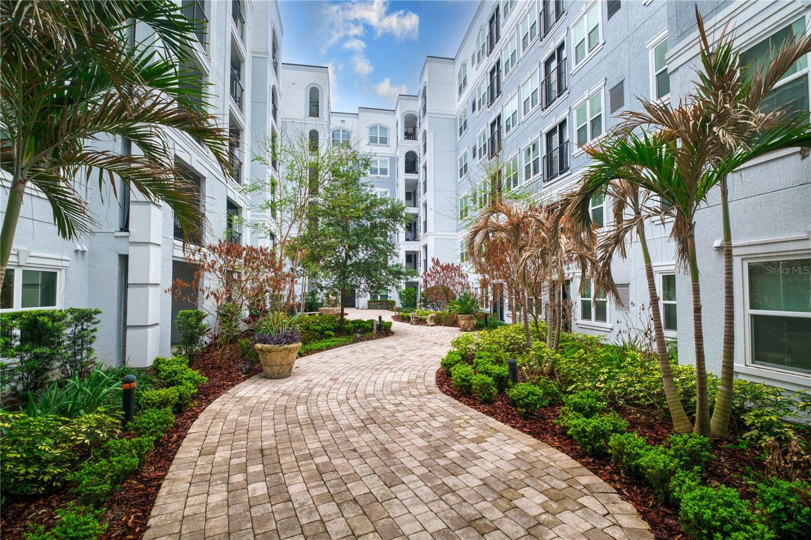 300 E SOUTH ST #2014
