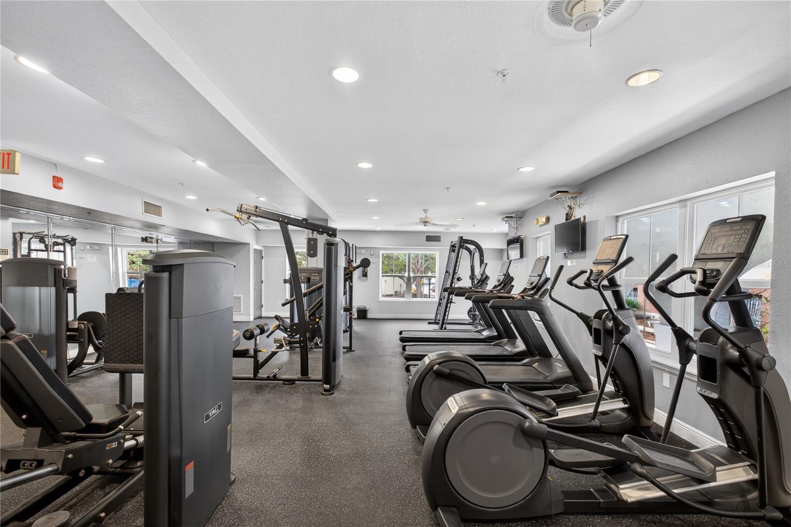 300 E SOUTH ST #2014