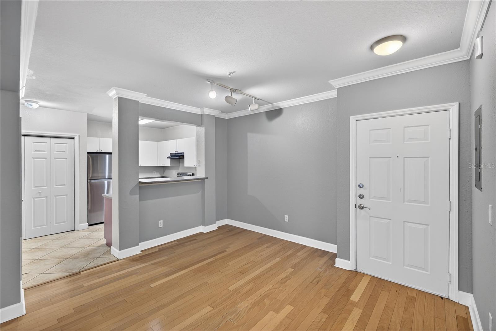 300 E SOUTH ST #2014