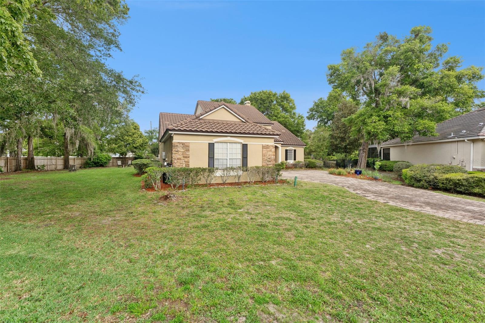 216 JUNIPER RIDGE CT