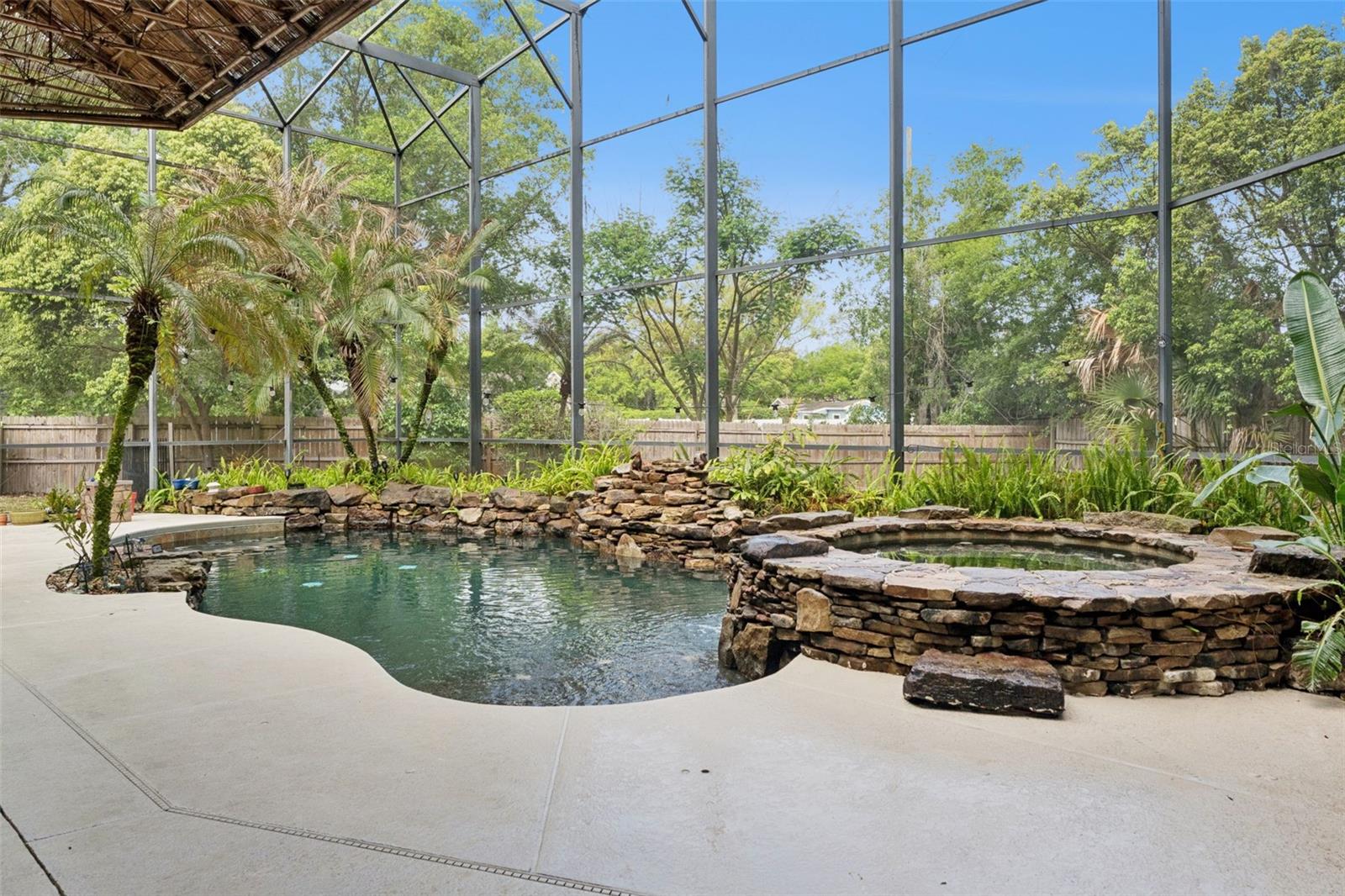 216 JUNIPER RIDGE CT