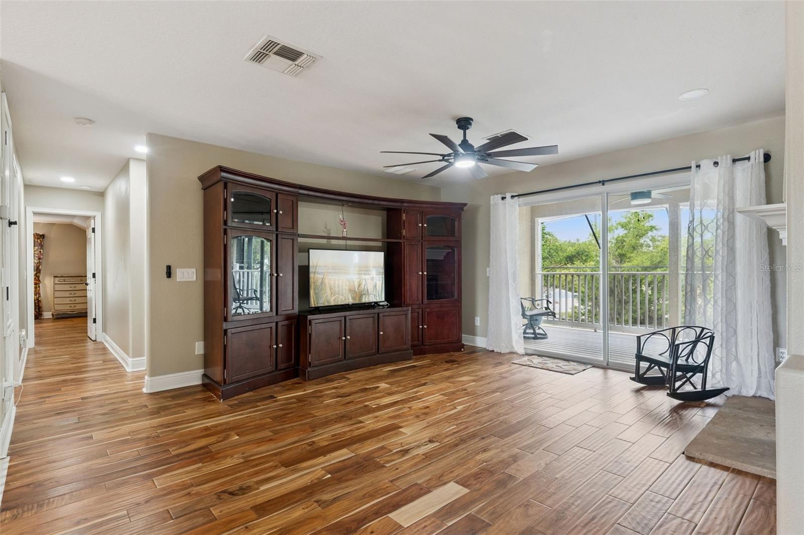 216 JUNIPER RIDGE CT