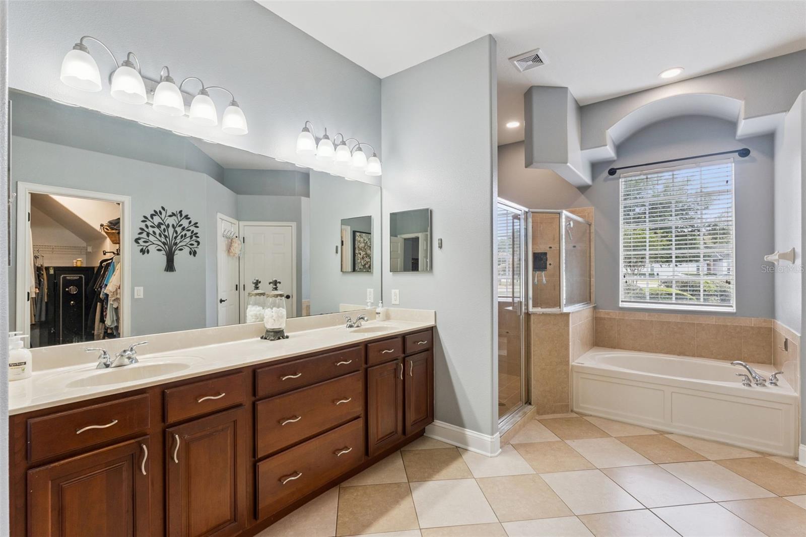 216 JUNIPER RIDGE CT