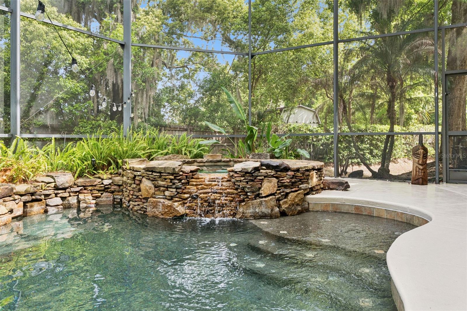 216 JUNIPER RIDGE CT