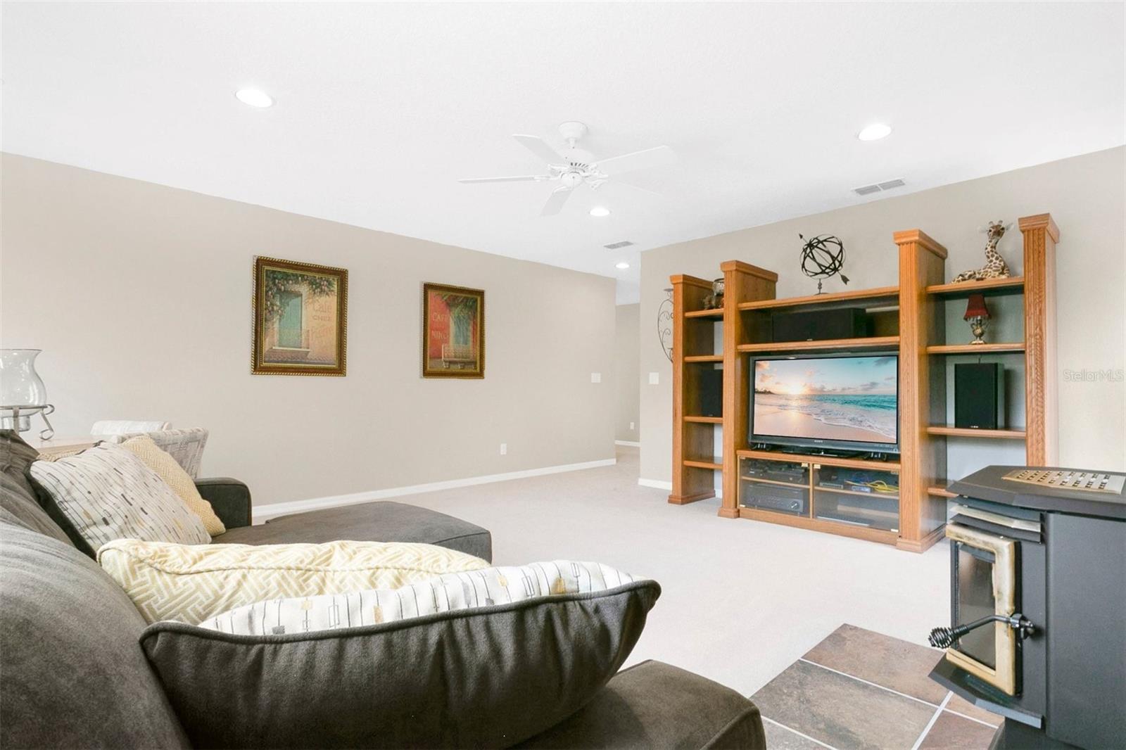 466 PEPIN DR
