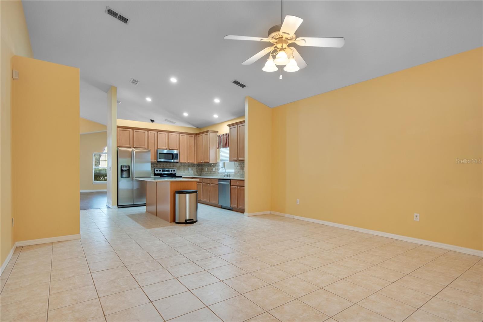 469 CAREY WAY