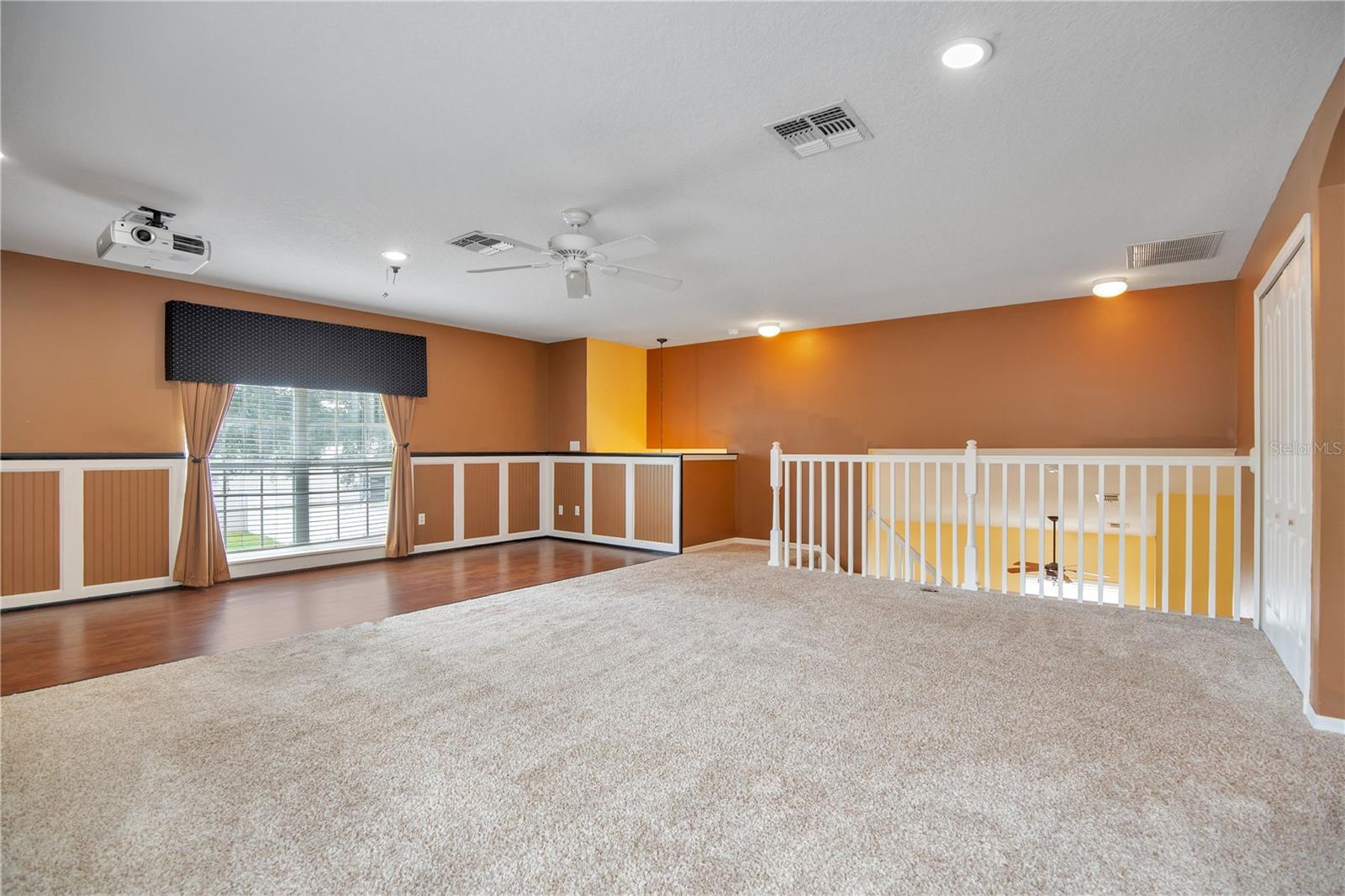 469 CAREY WAY