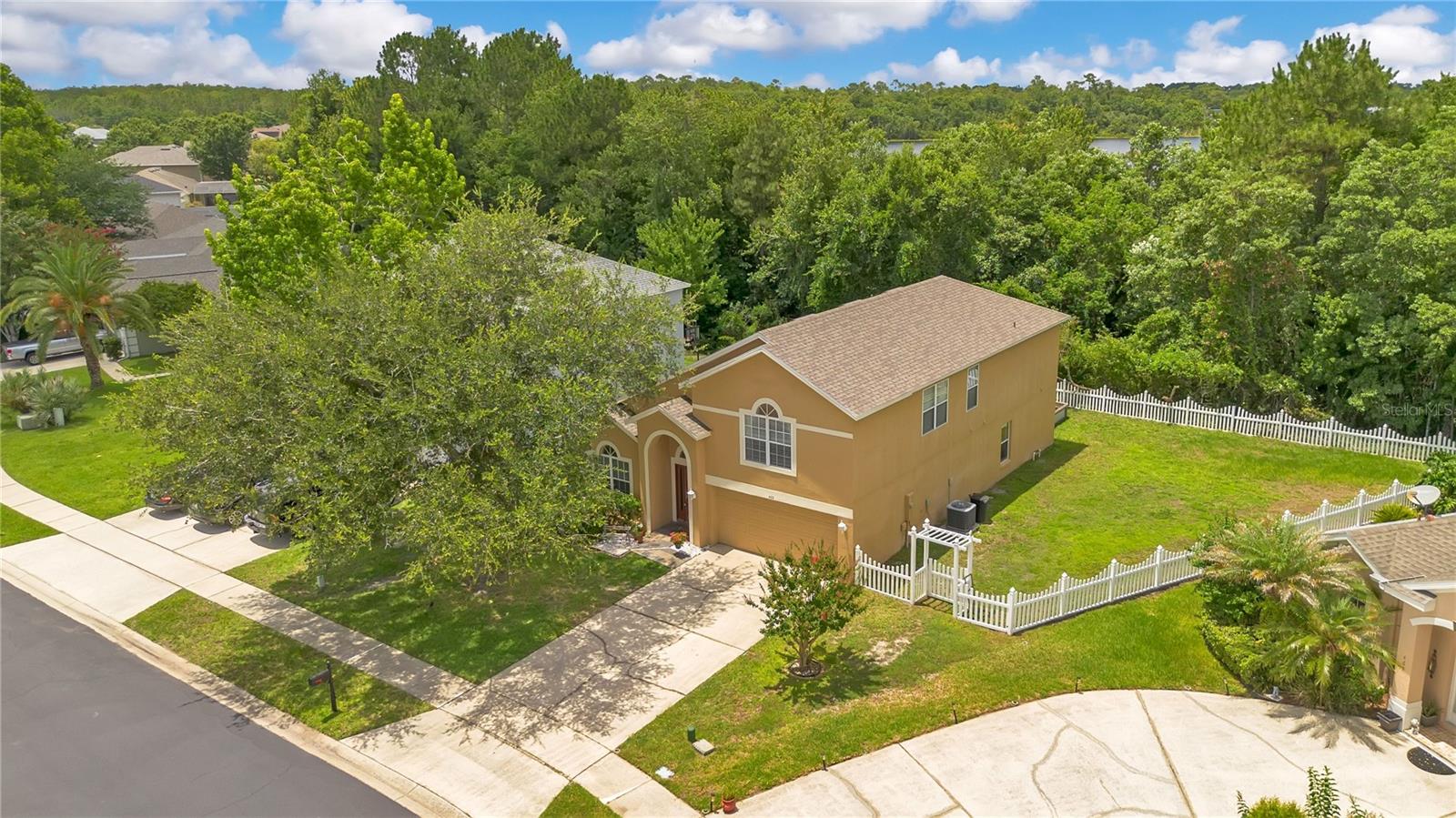 469 CAREY WAY