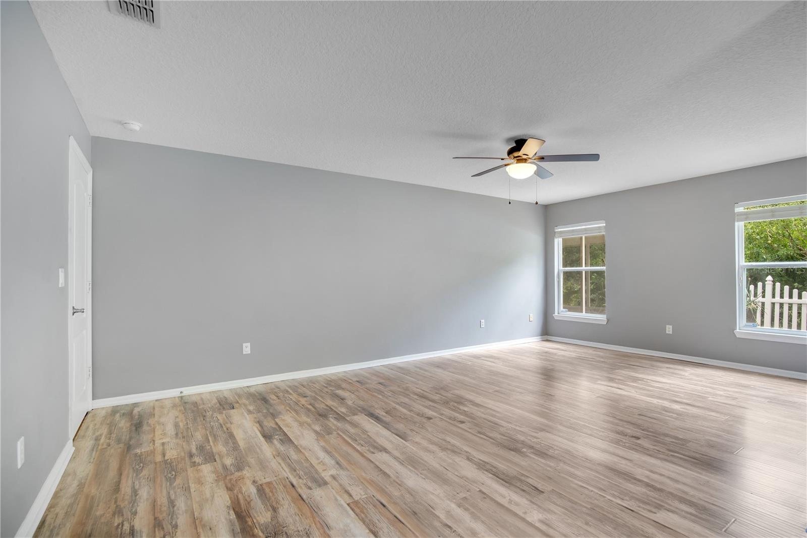 469 CAREY WAY