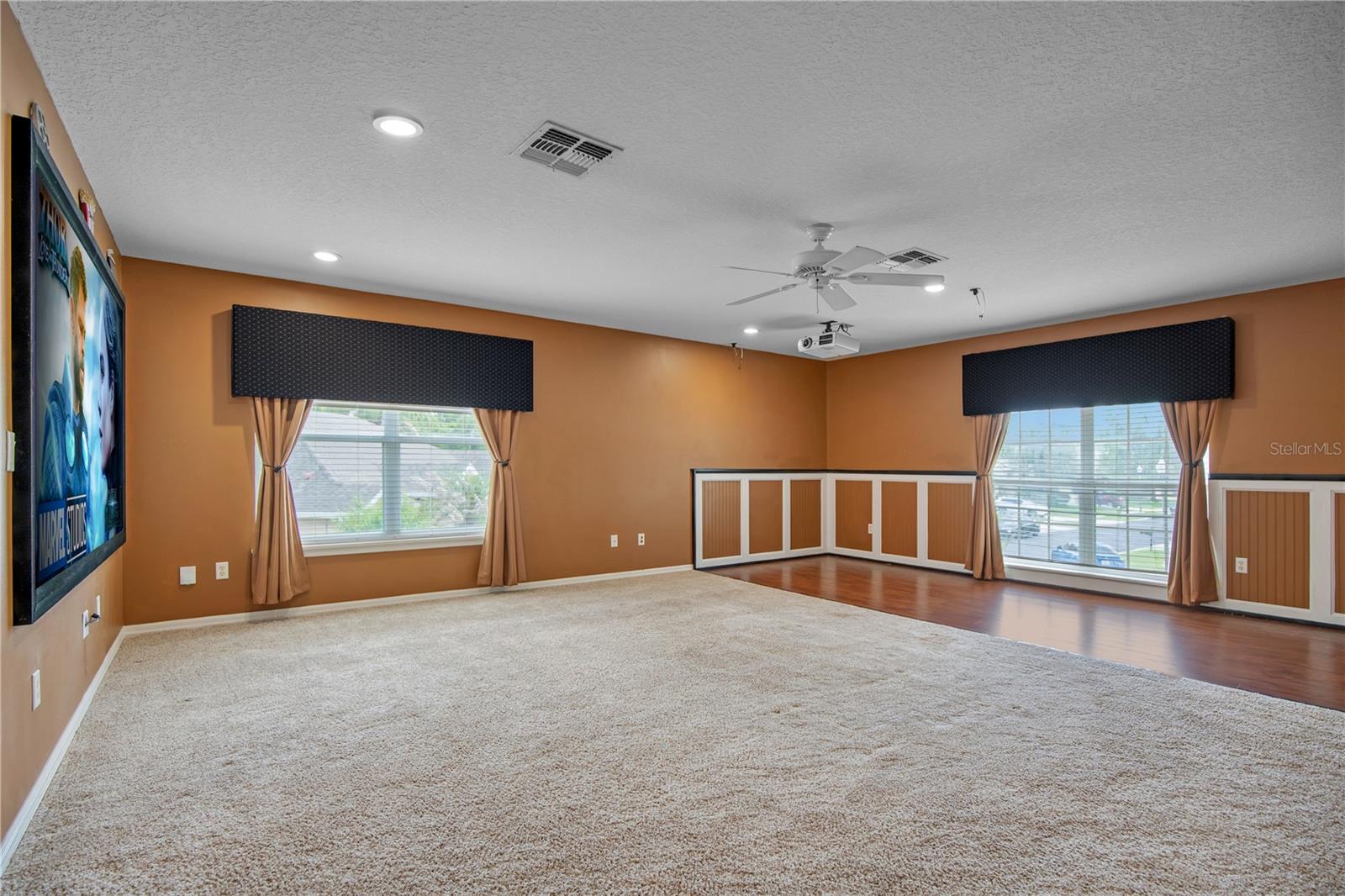 469 CAREY WAY