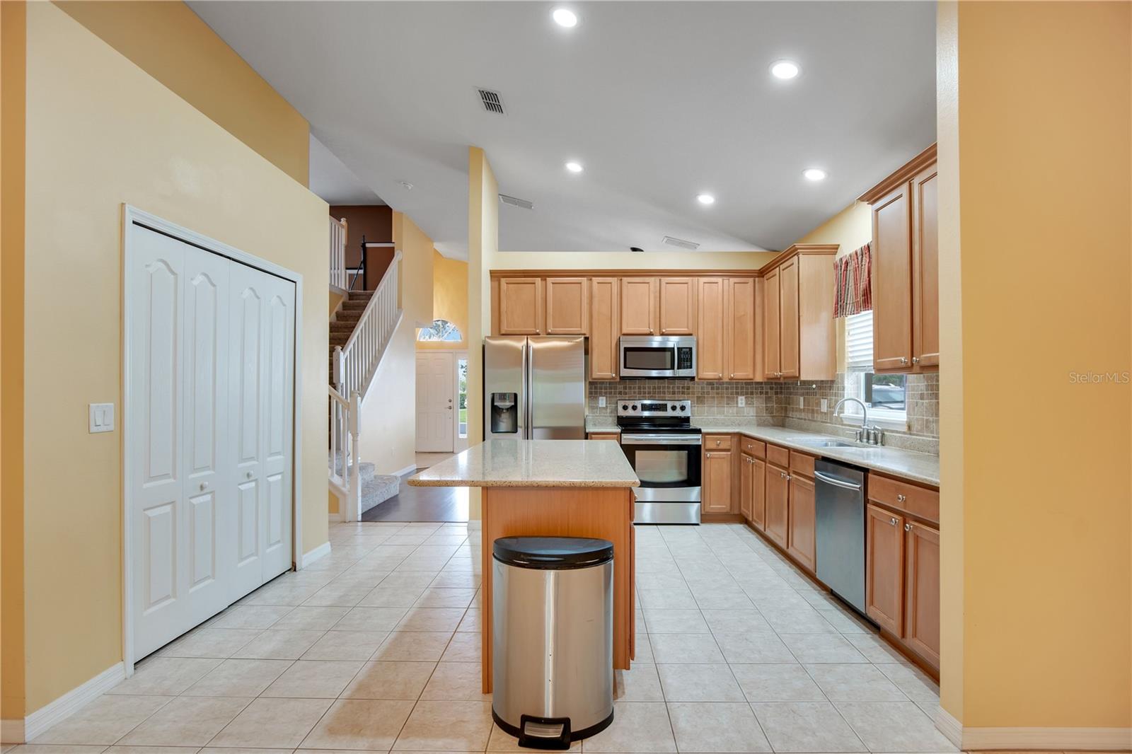 469 CAREY WAY