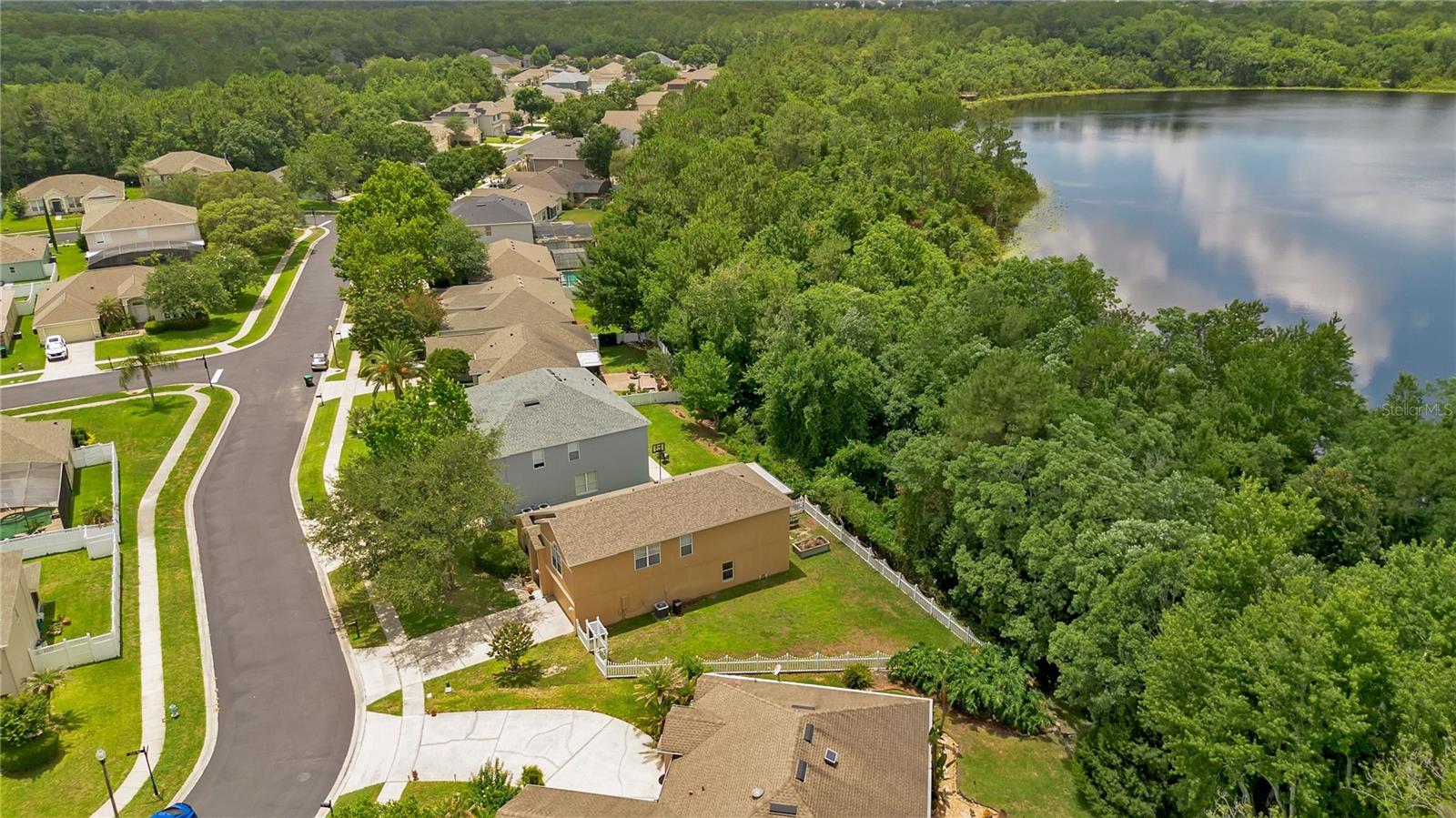 469 CAREY WAY