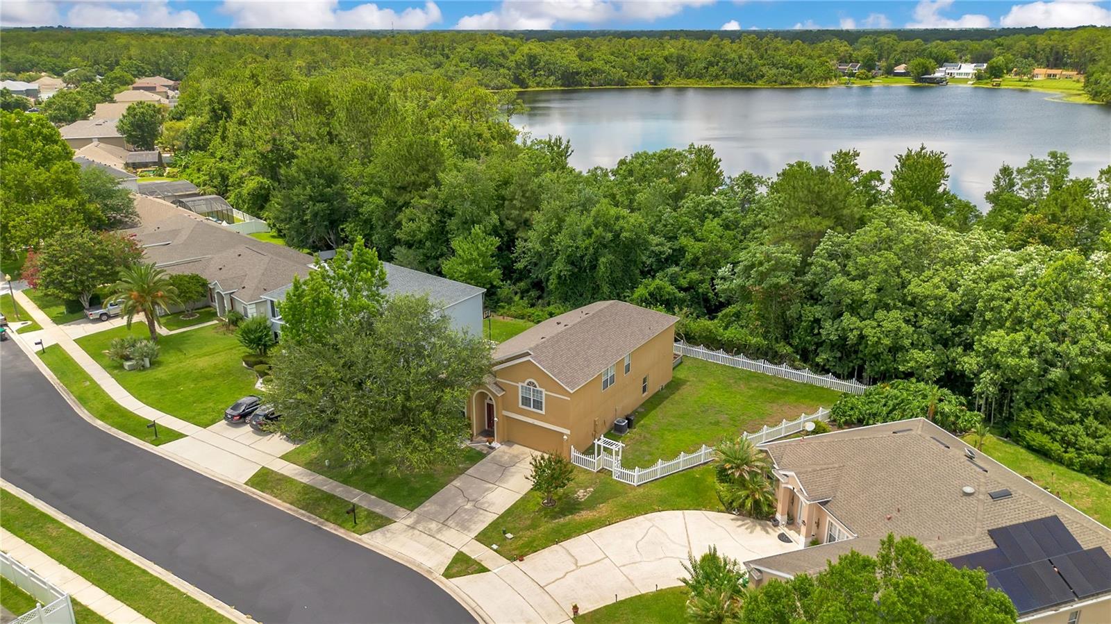 469 CAREY WAY