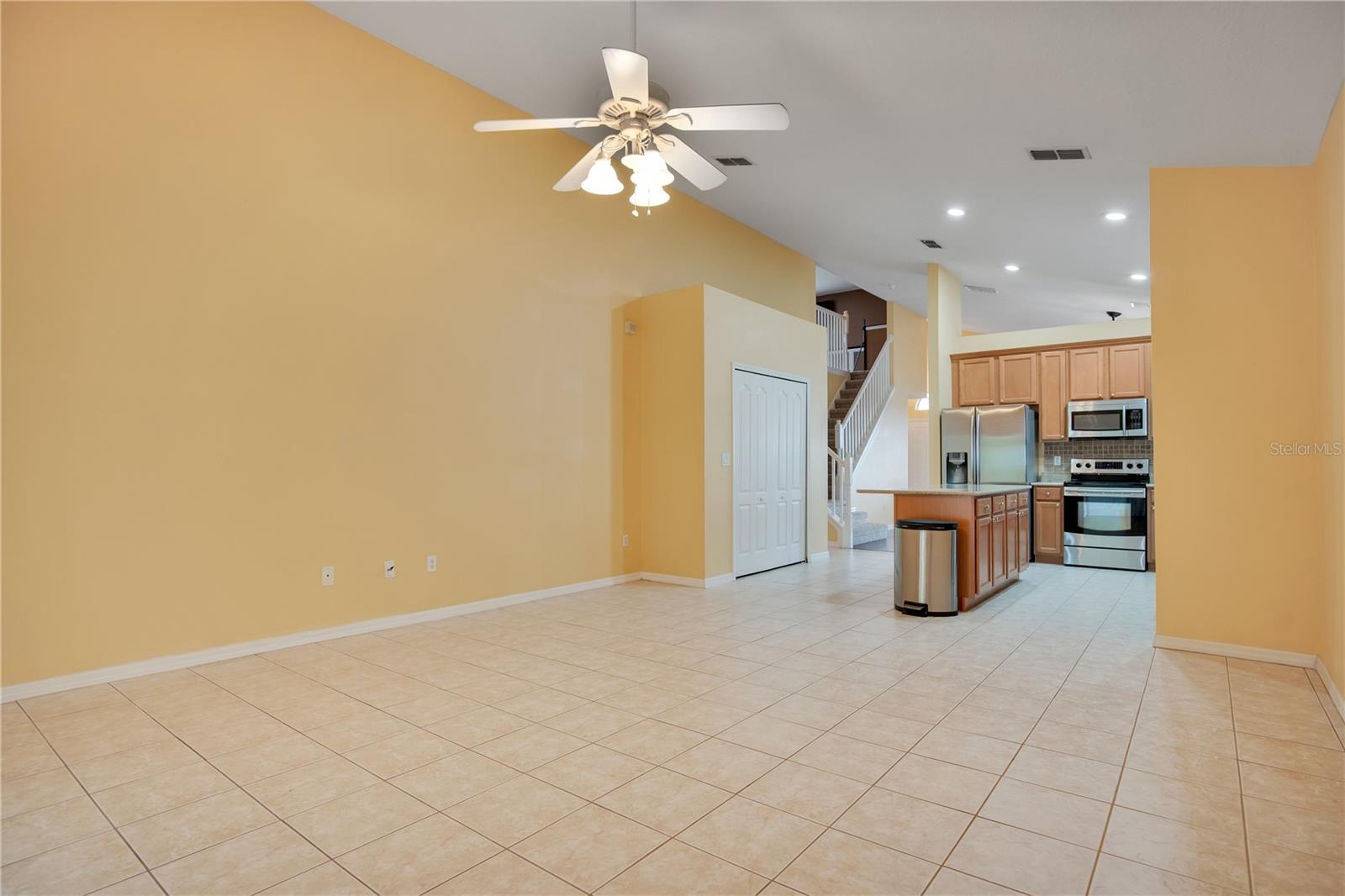 469 CAREY WAY