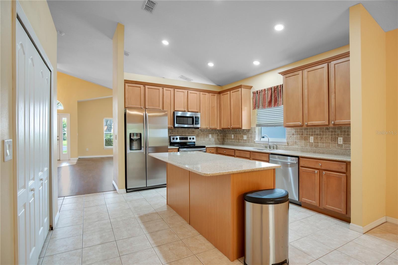 469 CAREY WAY