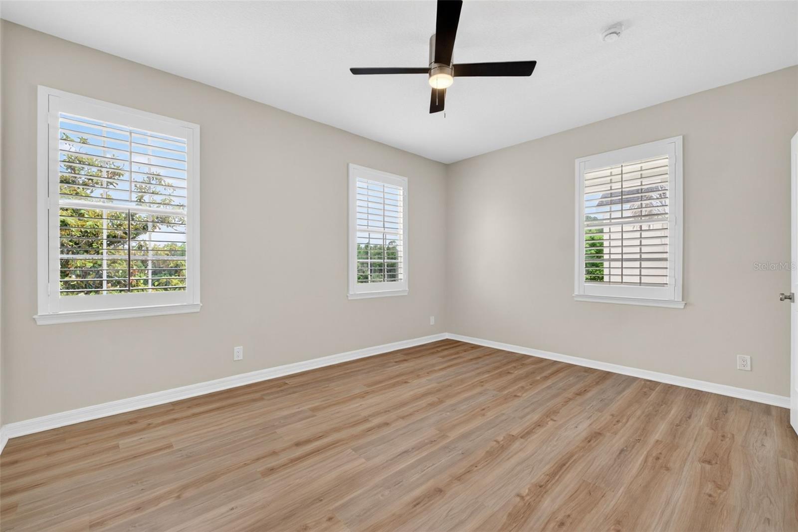 506 GREENBRIER AVE