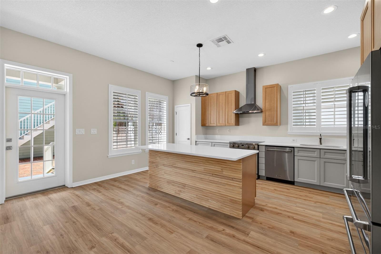 506 GREENBRIER AVE