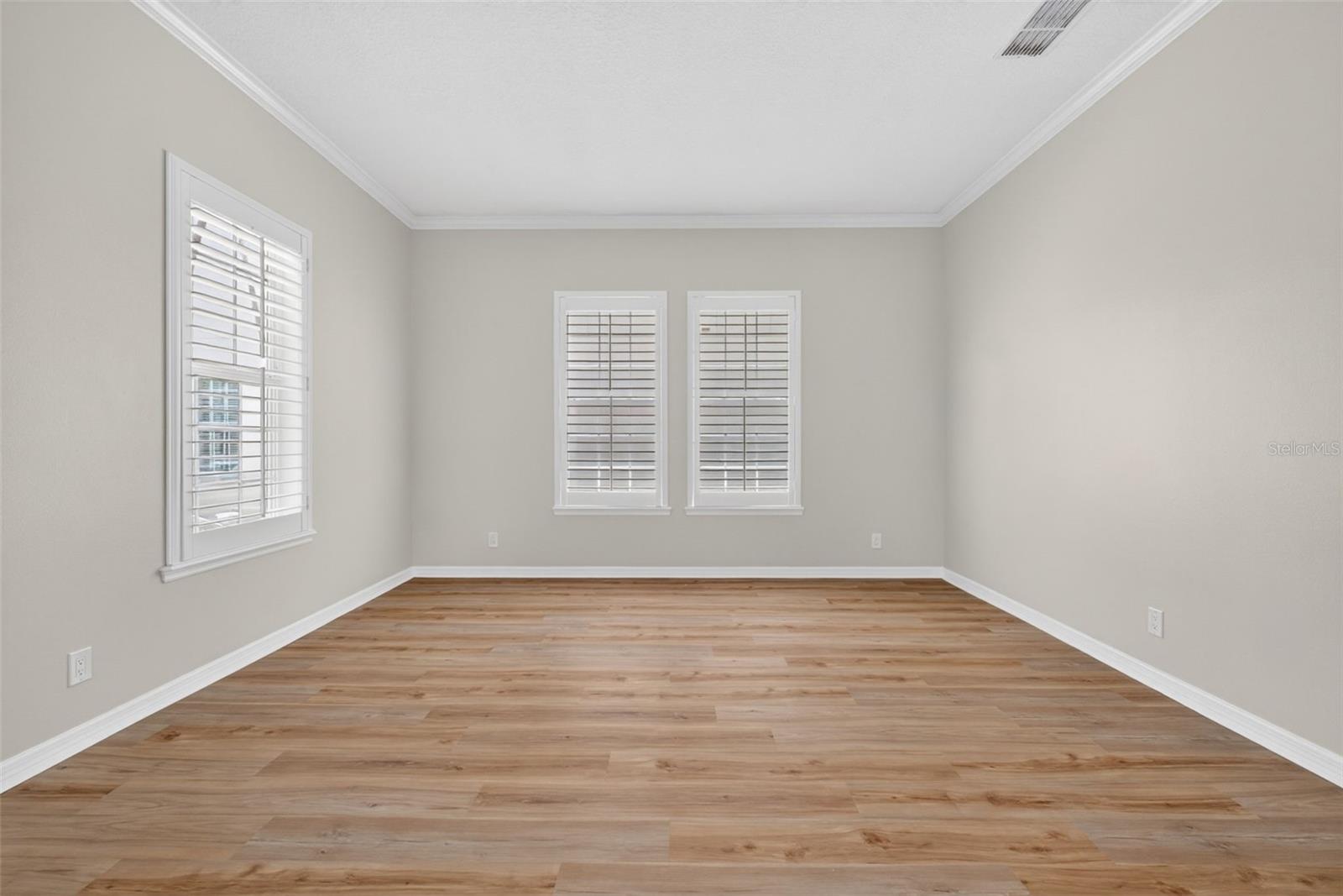 506 GREENBRIER AVE