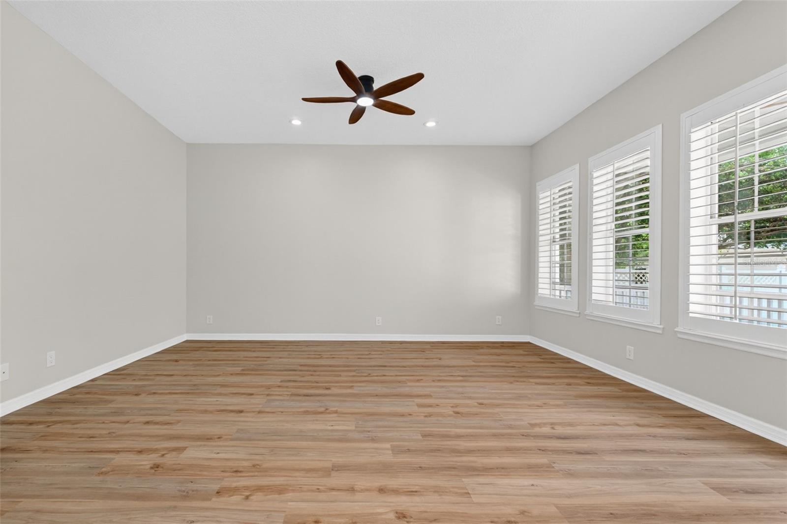 506 GREENBRIER AVE