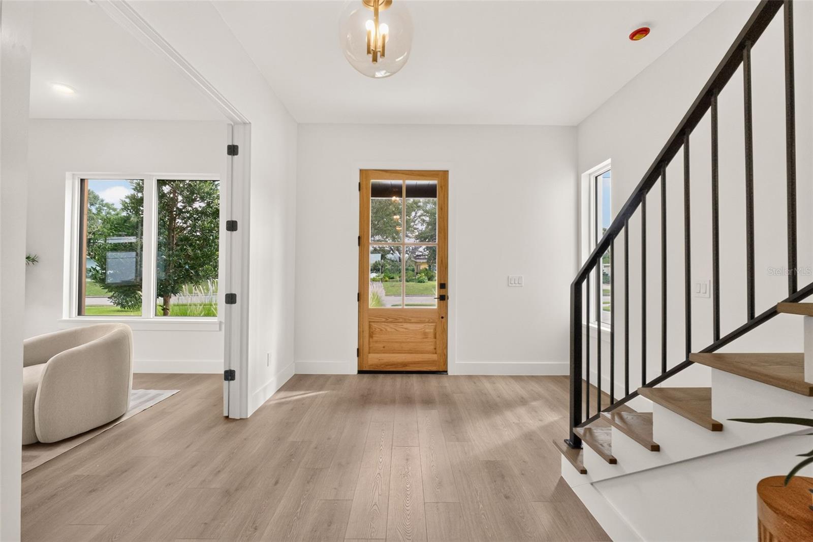 1205 FALCON DR