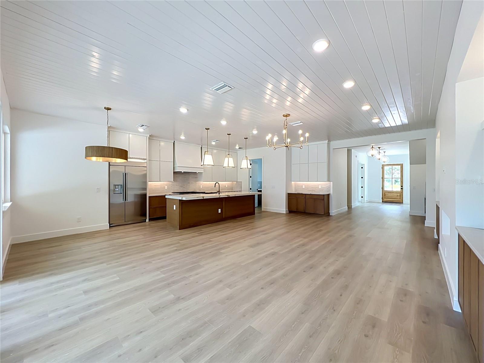 1205 FALCON DR