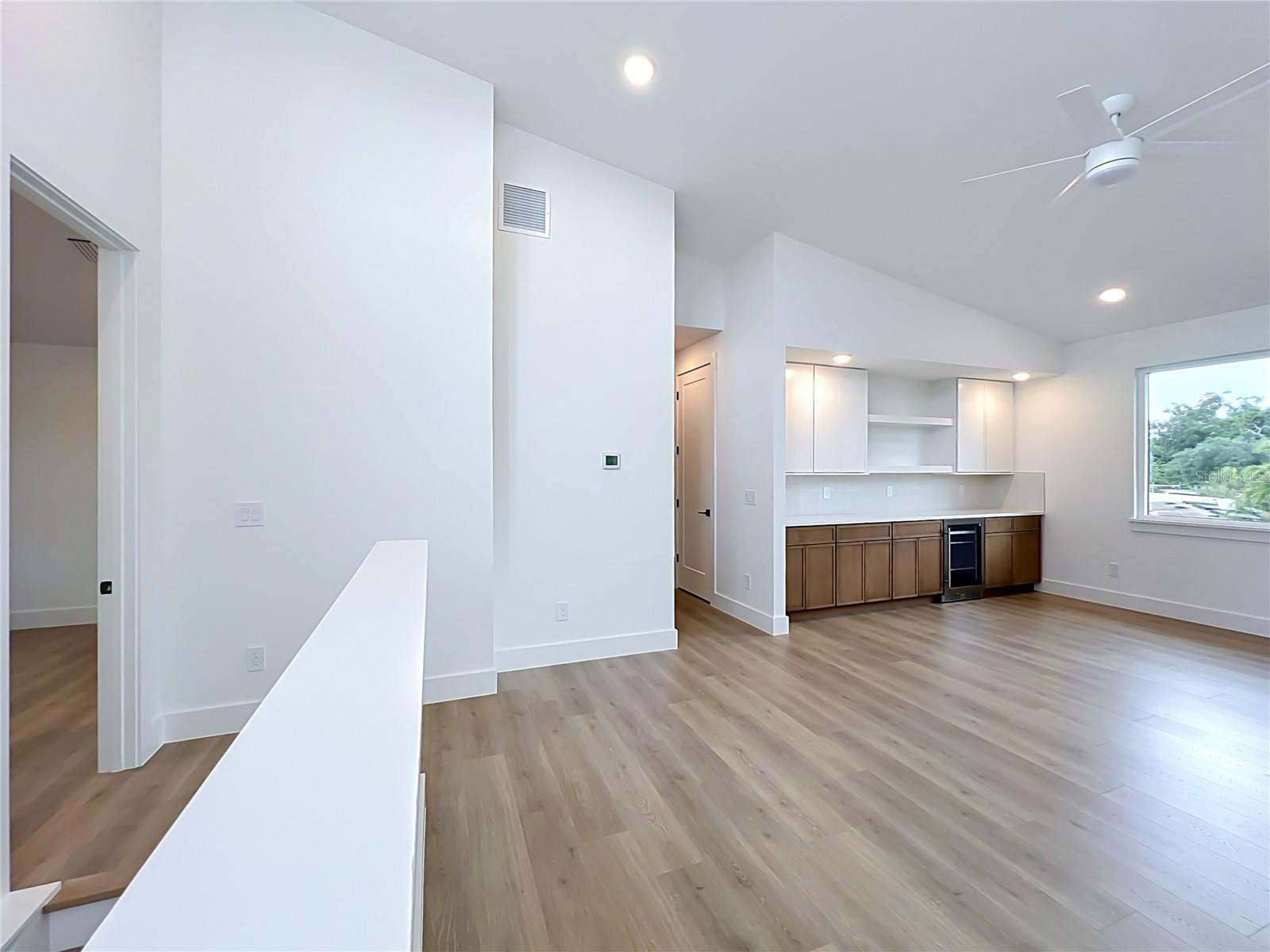 1205 FALCON DR