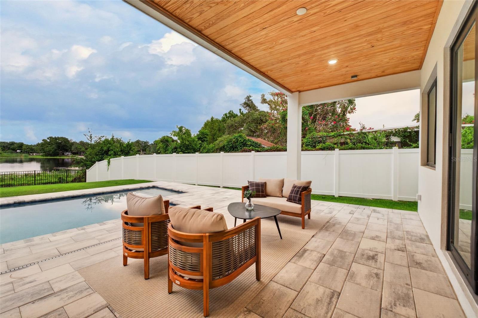 1205 FALCON DR