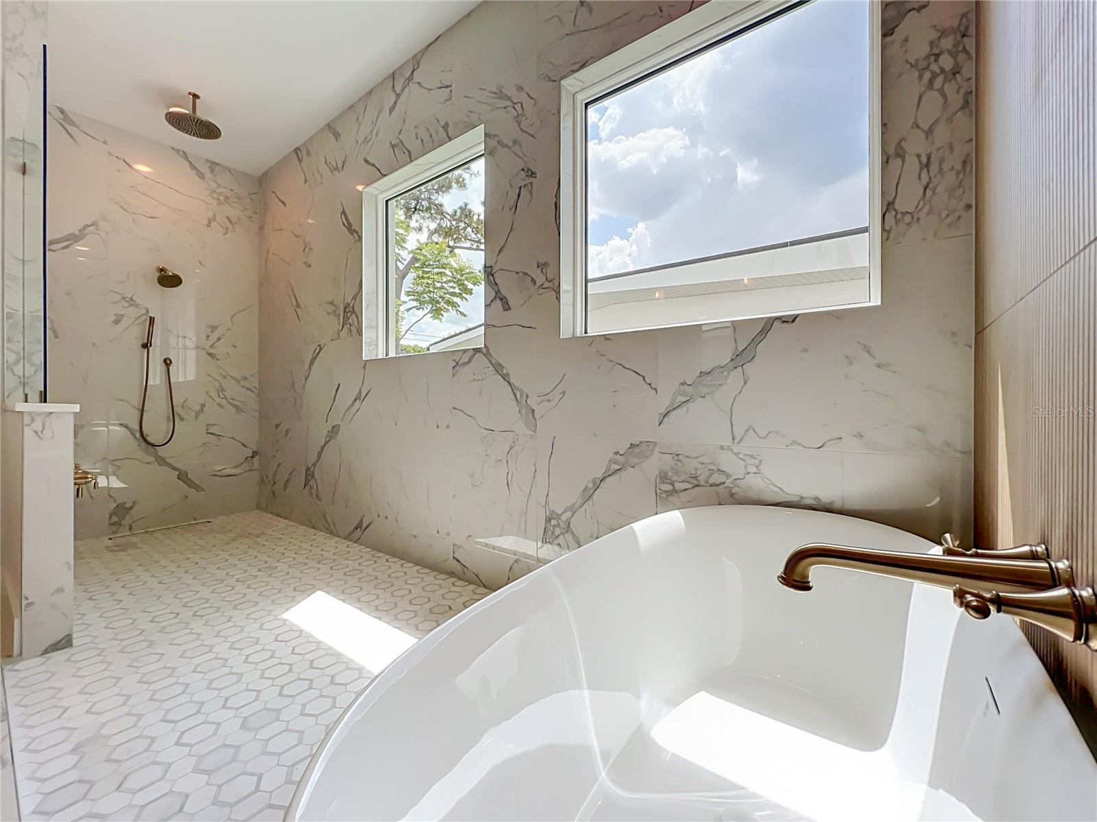 1205 FALCON DR