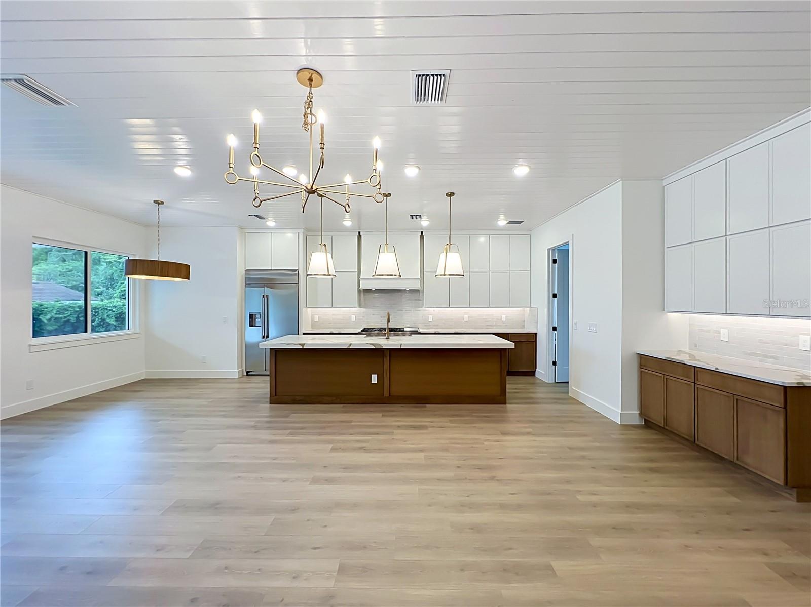 1205 FALCON DR