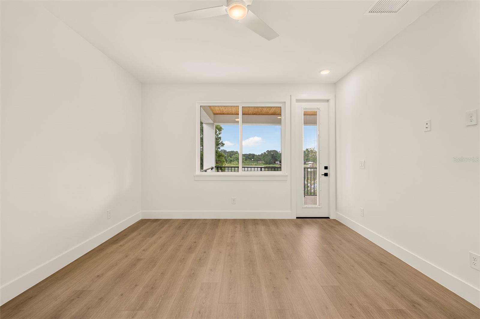 1205 FALCON DR