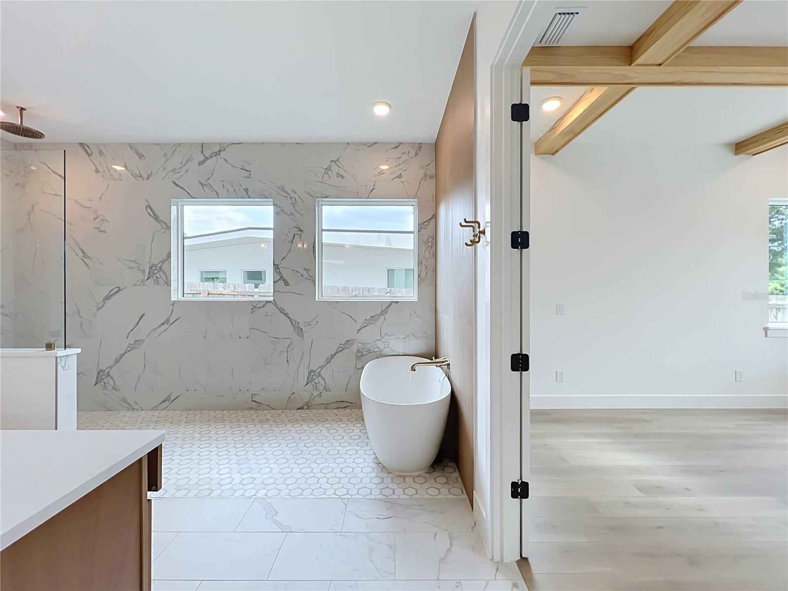 1205 FALCON DR