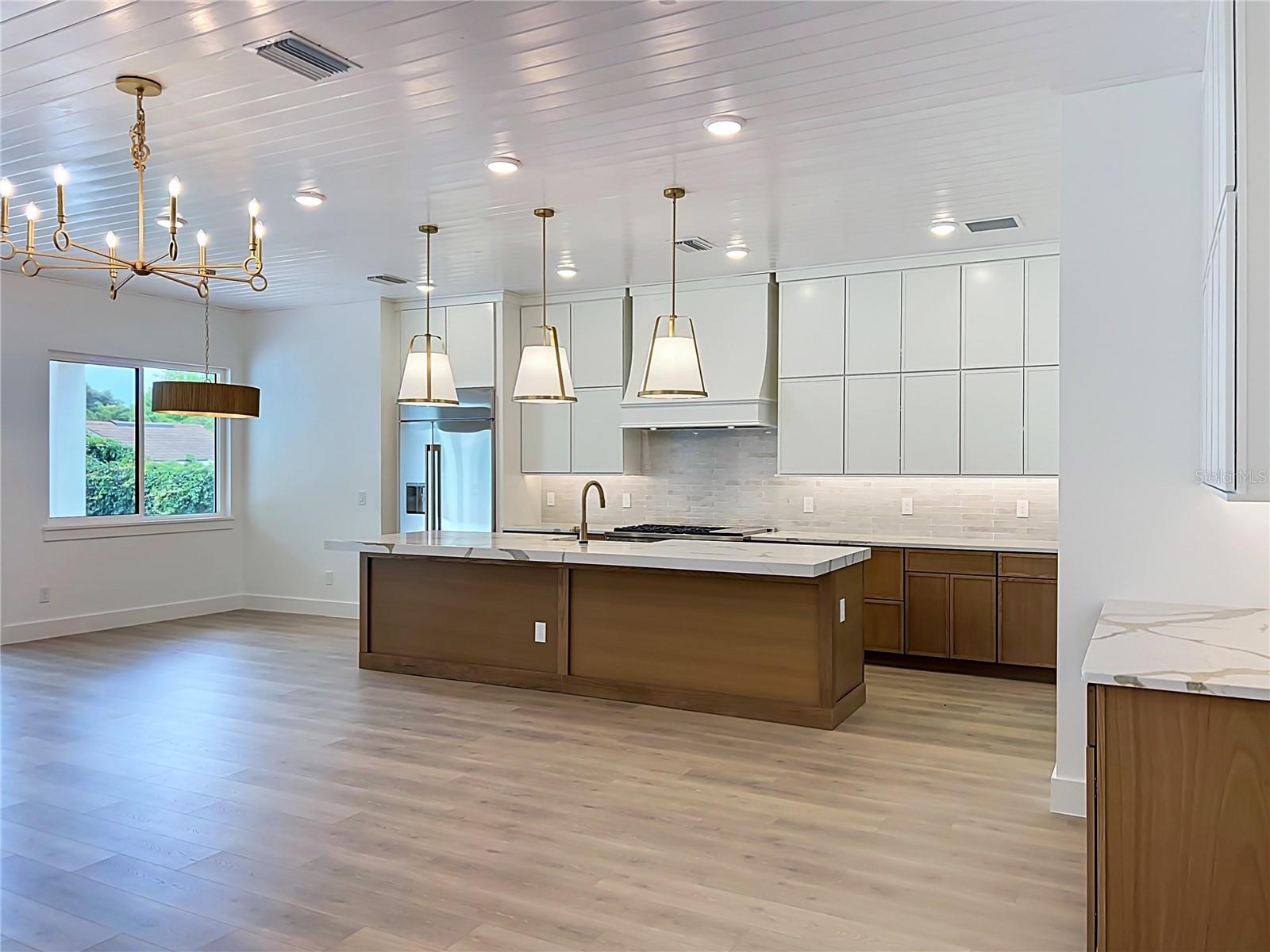 1205 FALCON DR