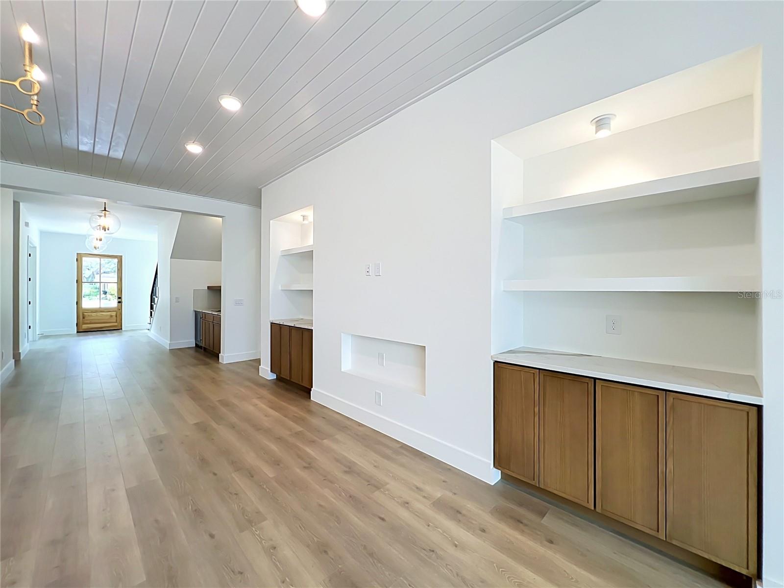1205 FALCON DR